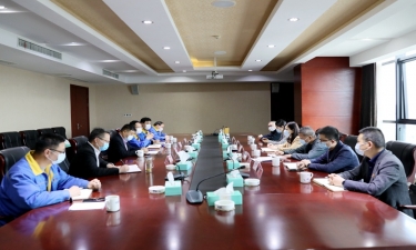 平湖市委常委、、宣传部长沈志凤莅临MG不朽情缘纸业调研疫情防控和复工复产情形