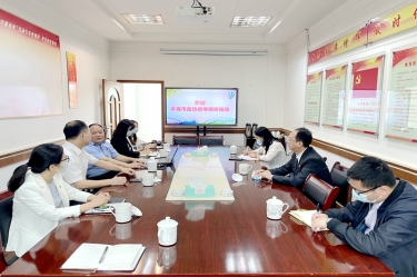 平湖市政协主席何健莅临MG不朽情缘纸业全资子公司平湖景包调研走访